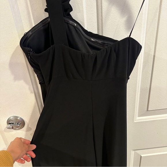 Black one shoulder strap romantic dress size small - Picture 4 of 8